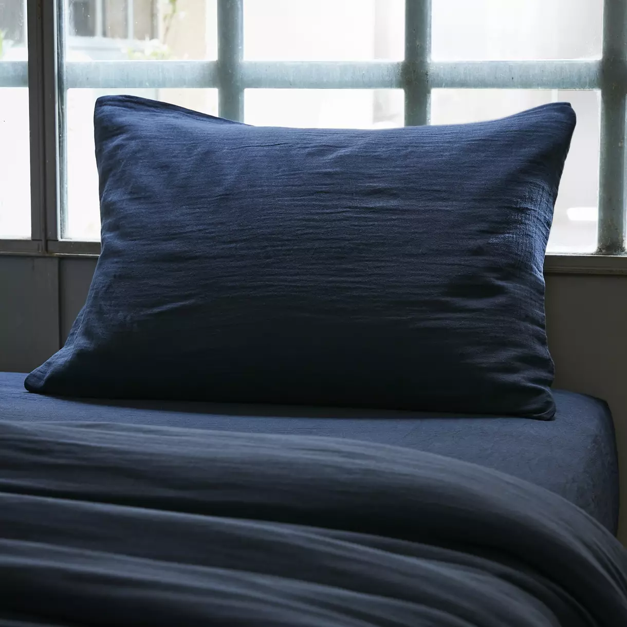 eminza Taie d'oreiller rectangulaire gaze de coton (50 x 70 cm) Gaïa Bleu nuit