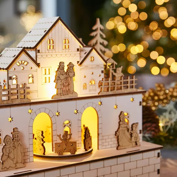 Eminza Village De Noël En Bois Lumineux Et Musical à Piles (21 X H24 Cm) Villageois En Fête