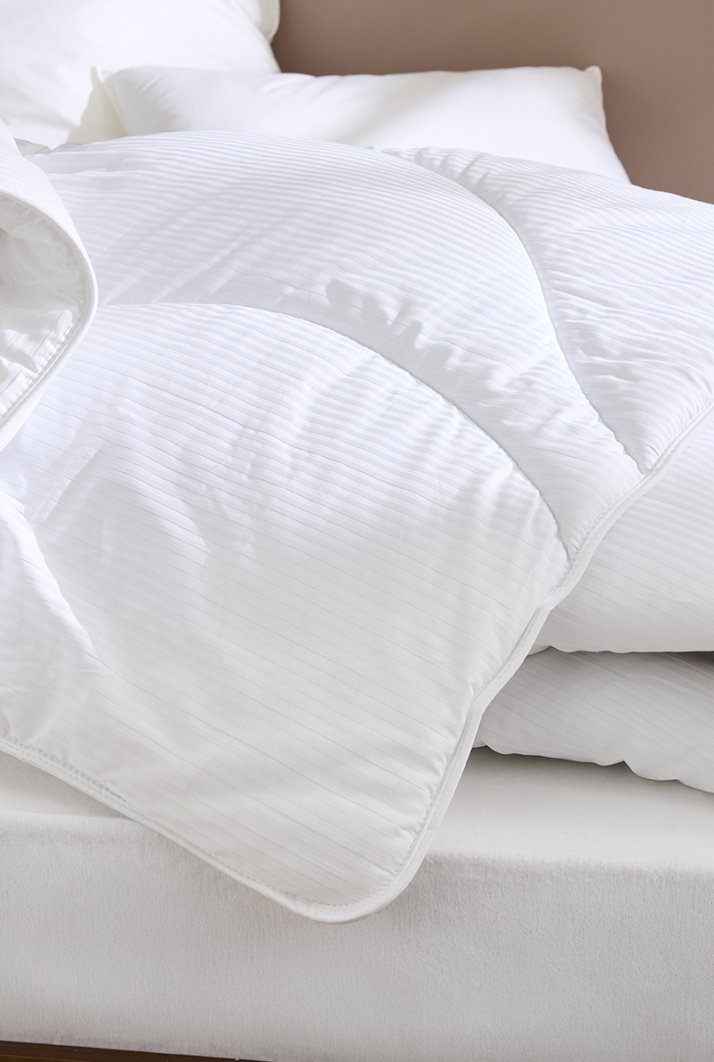 Essix Home Collection Couette Chaude En Satin De Coton Volupté