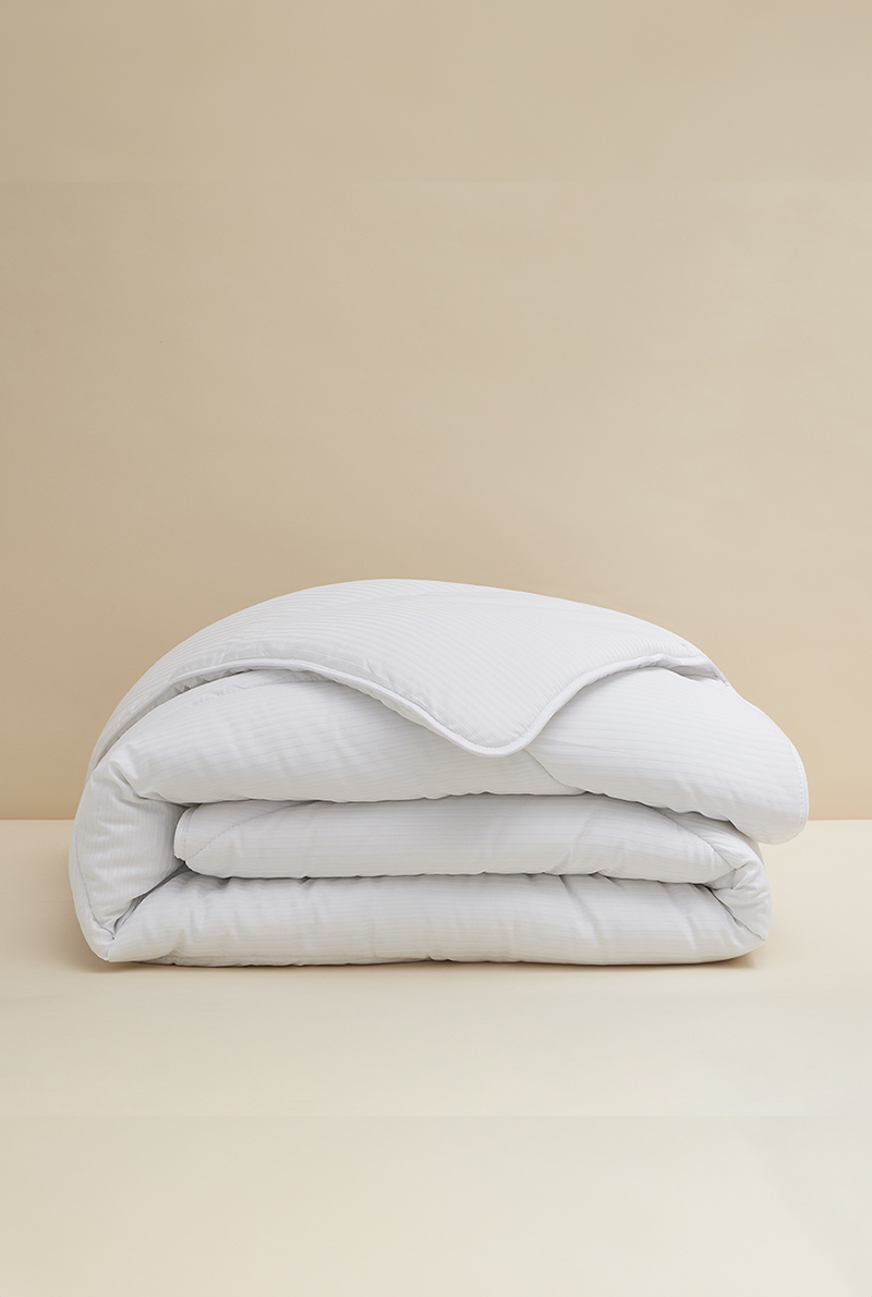 essix home collection Couette chaude en satin de coton Volupté