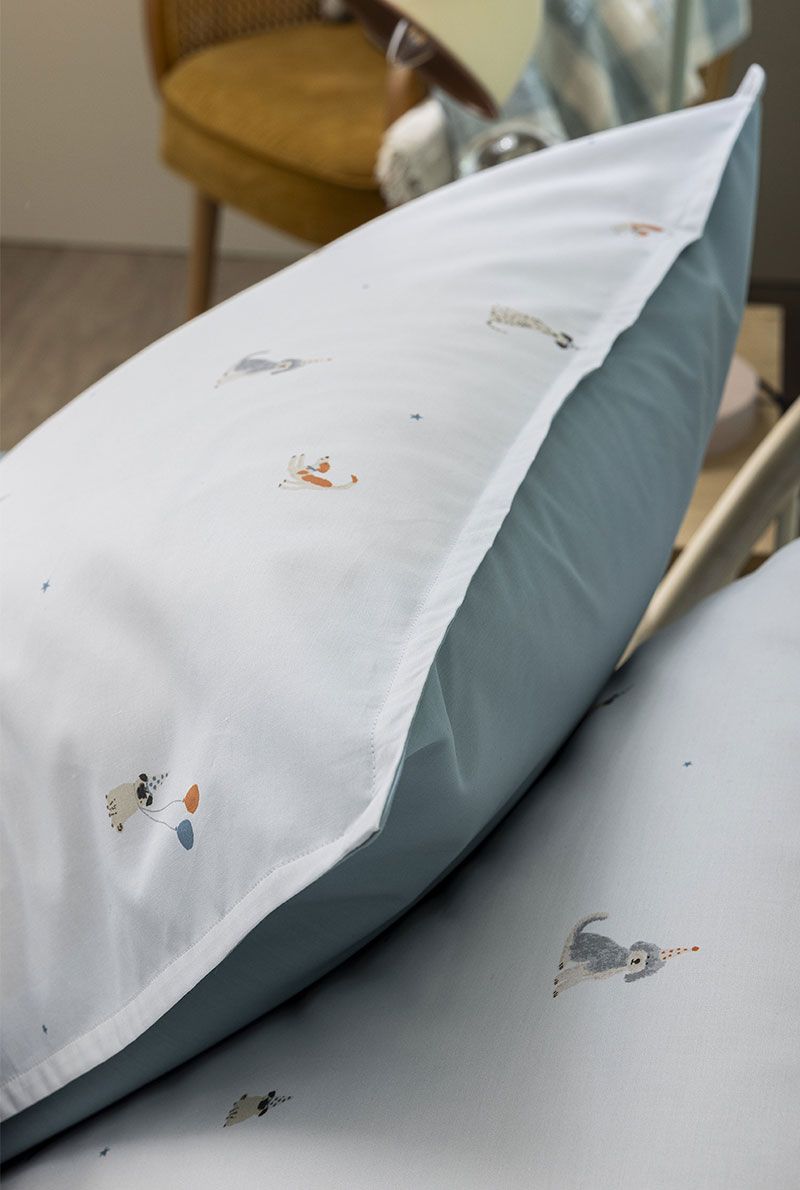 Essix Home Collection Taie D'oreiller Enfant En Percale De Coton La Parade En Fête