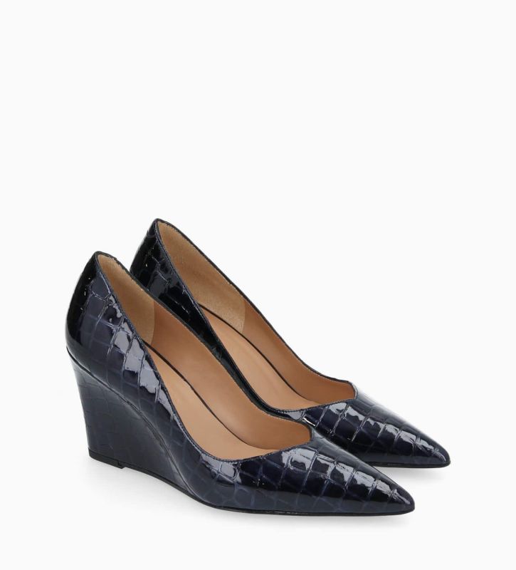 Free Lance Francesca 70 Escarpin à Talon Compensé à Bout Cuir Imprimé Crocodile Verni Bleu Nuit