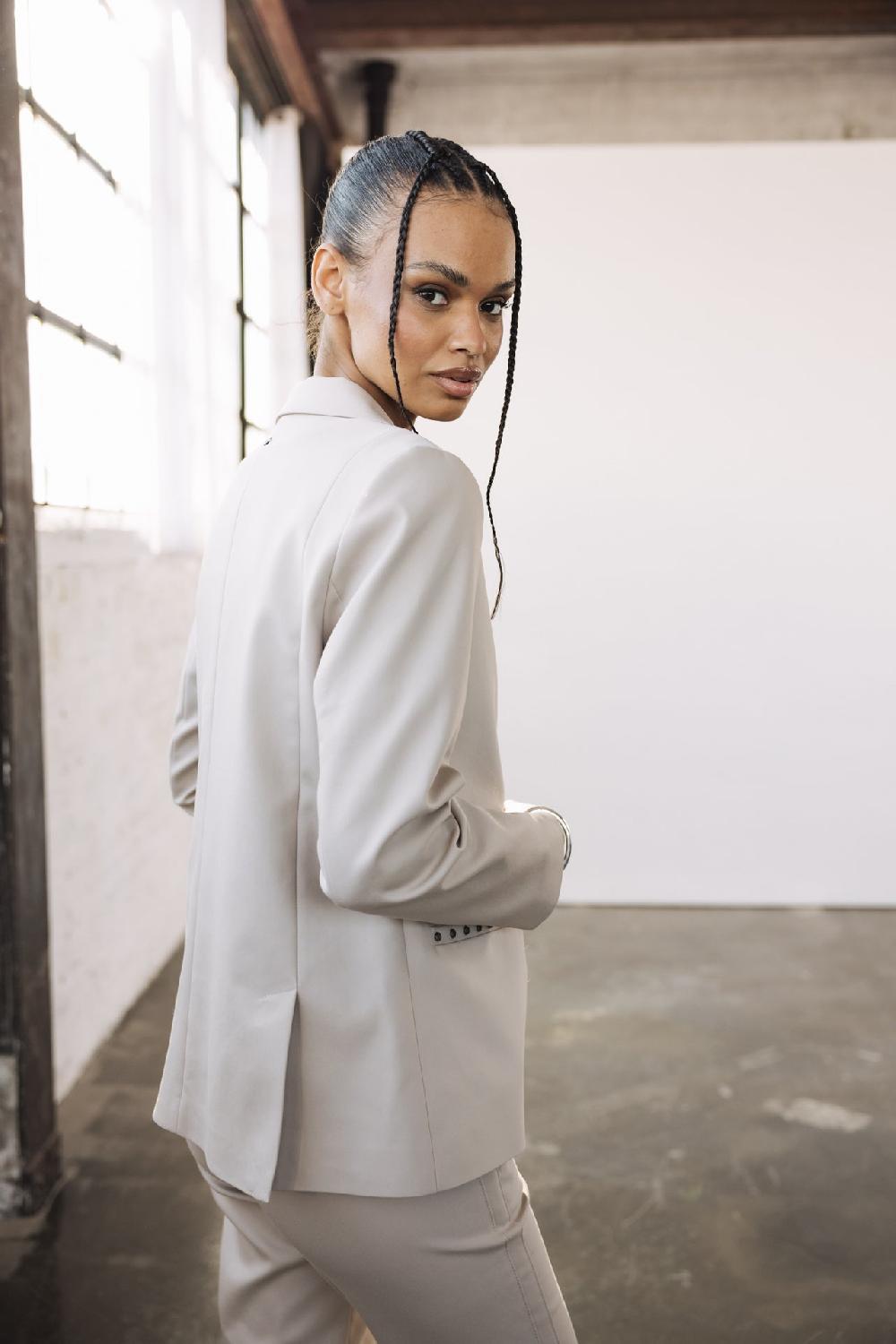 Freeman T. Porter Bernie Polyneo Light Blazer Droit Femme Beige