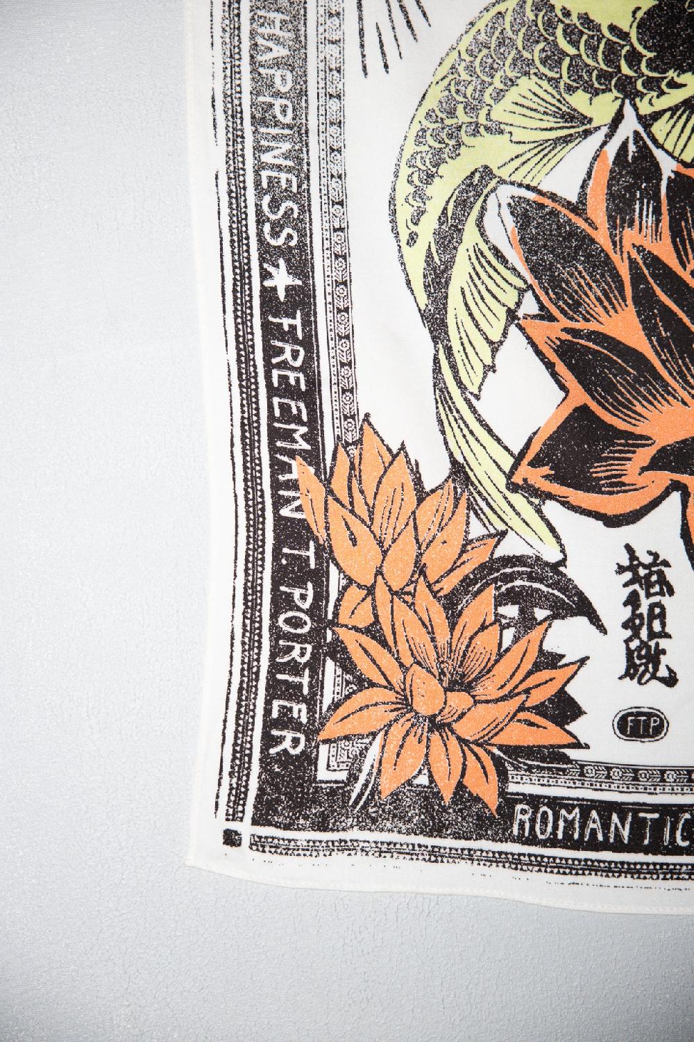 Freeman T. Porter Fathia Carpe Koi Small Foulard Imprimé Femme White