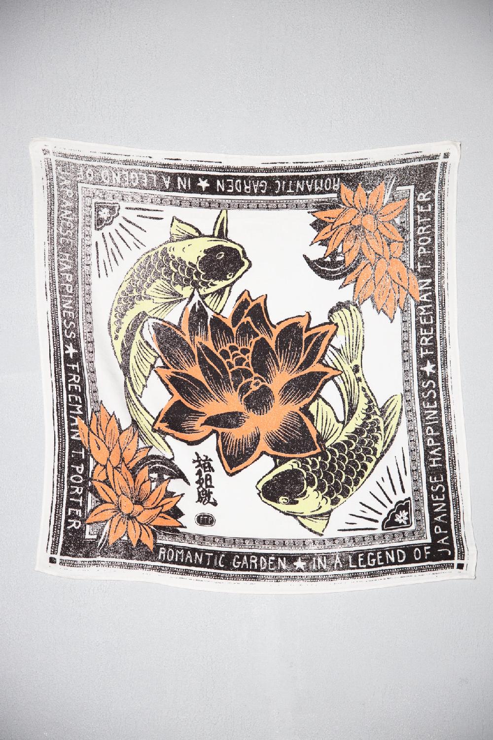 Freeman T. Porter Fathia Carpe Koi Small Foulard Imprimé Femme White