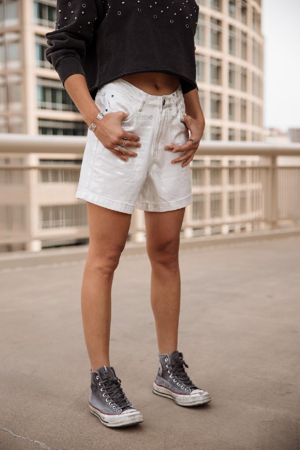 Freeman T. Porter Judy Kidney Foil Short Loose Femme Egret