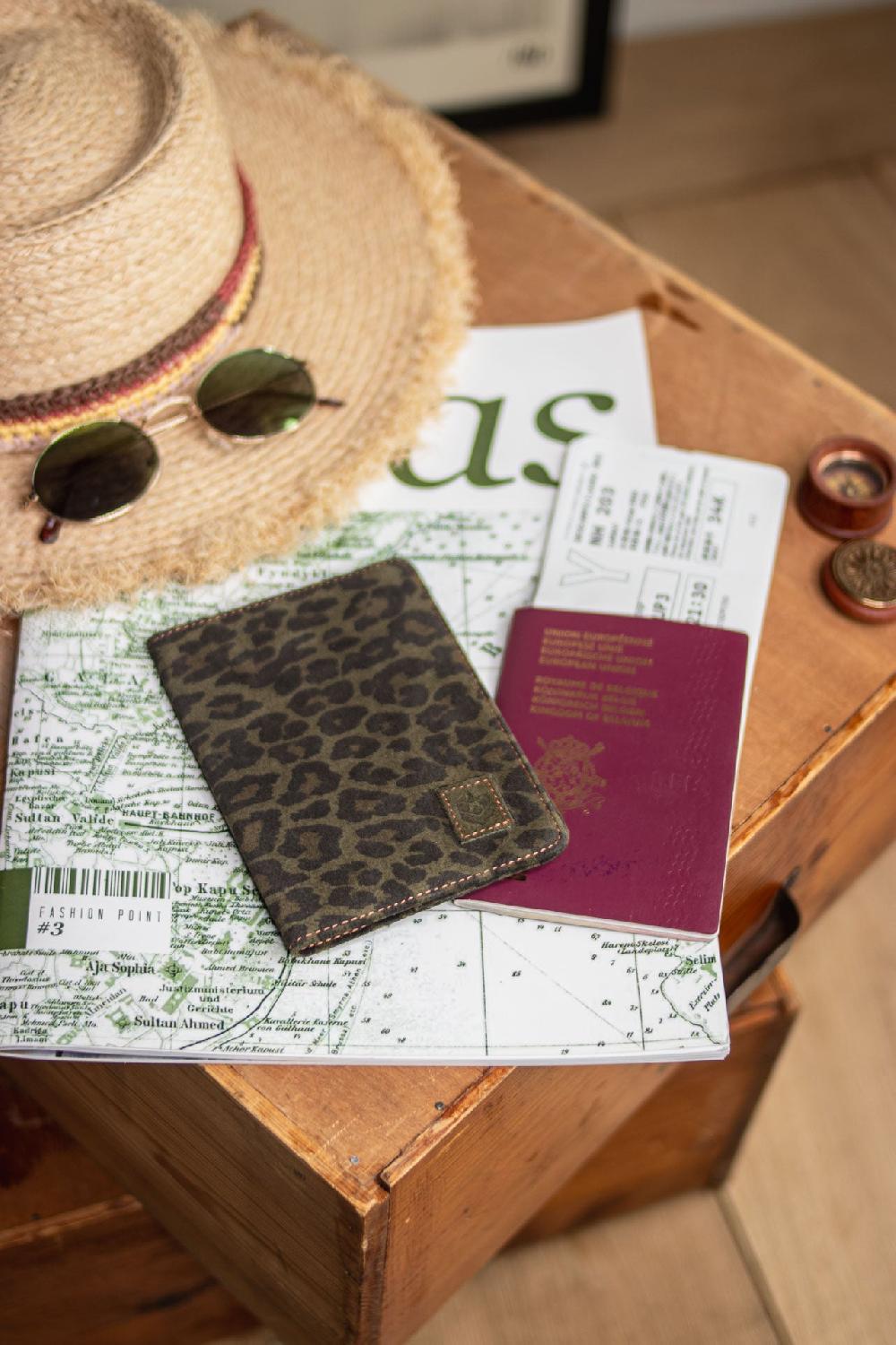 freeman t. porter Krishna Leo Etui passeport léopard Femme bosco