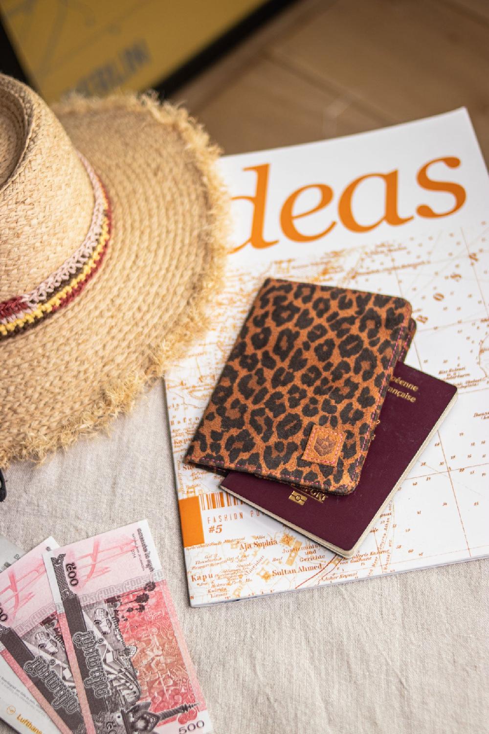 freeman t. porter Krishna Leo Etui passeport léopard Femme camel