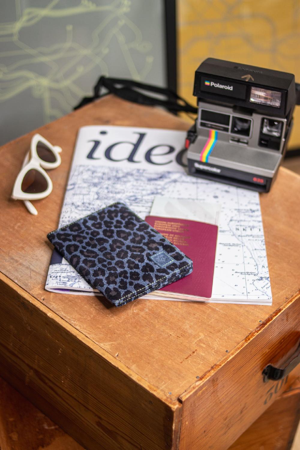 freeman t. porter Krishna Leo Etui passeport léopard Femme cobalt