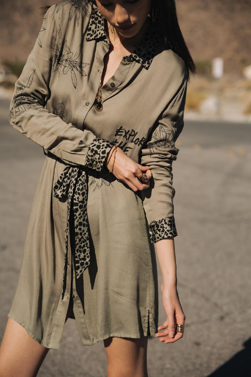 Freeman T. Porter Ravissa Sahara Trip Robe Chemise Détails Léo Femme Deep Lichen Green