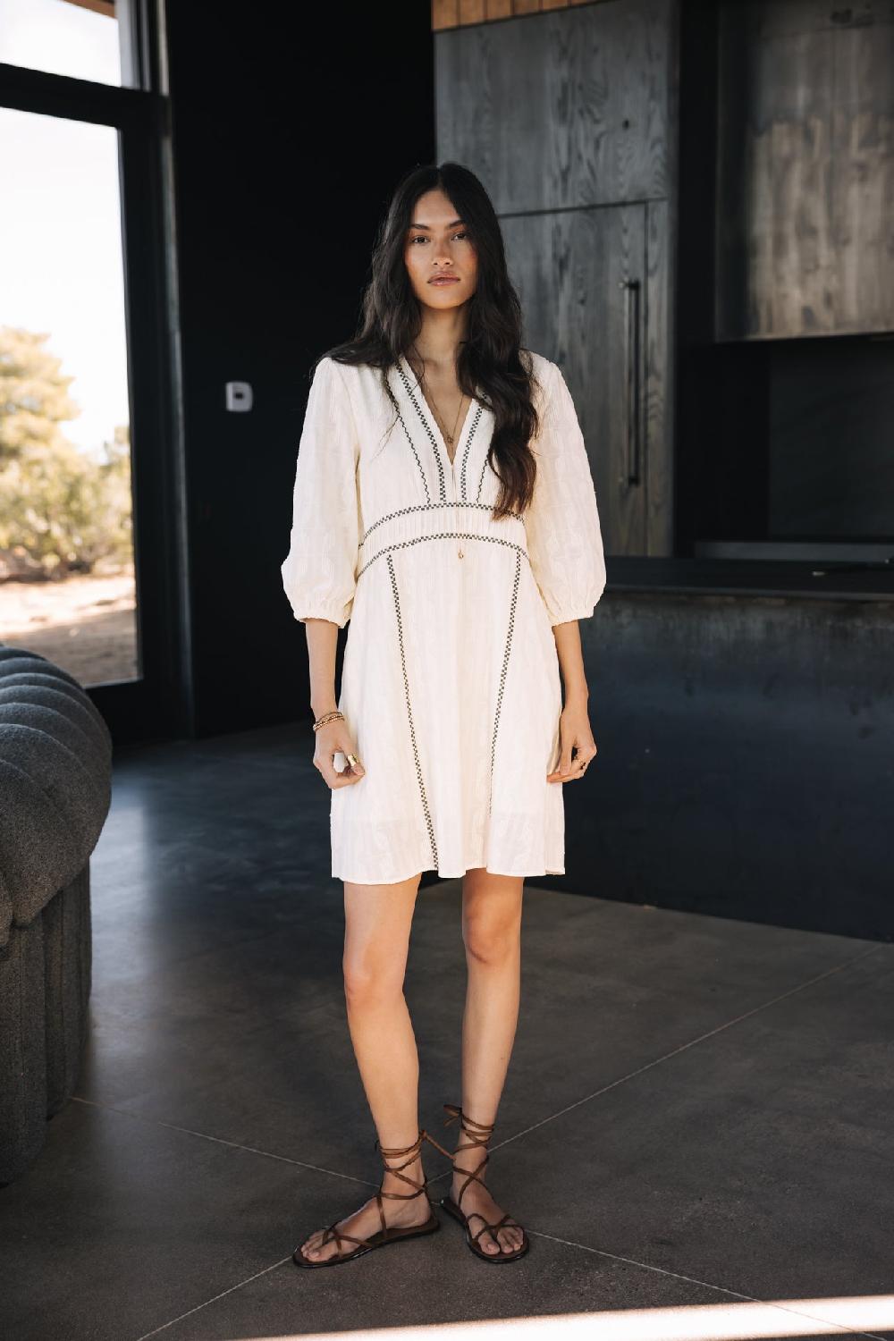 Freeman T. Porter Revana Plain Color Robe Col V Femme Ecru