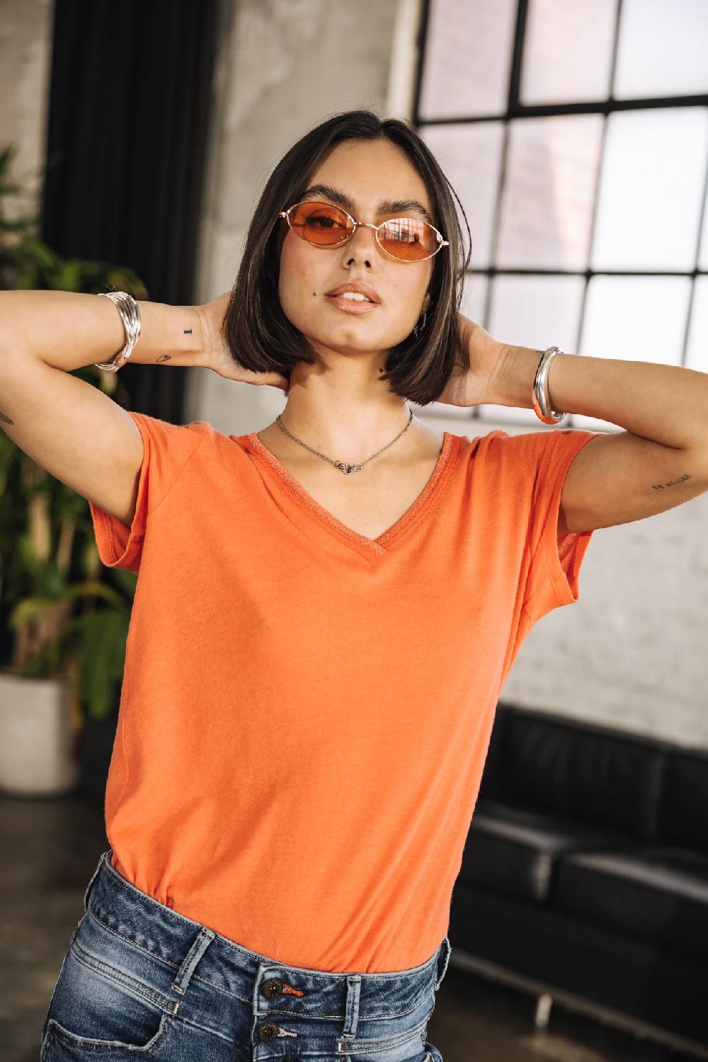 Freeman T. Porter Taile Ribbon T-shirt Col V Femme Coral