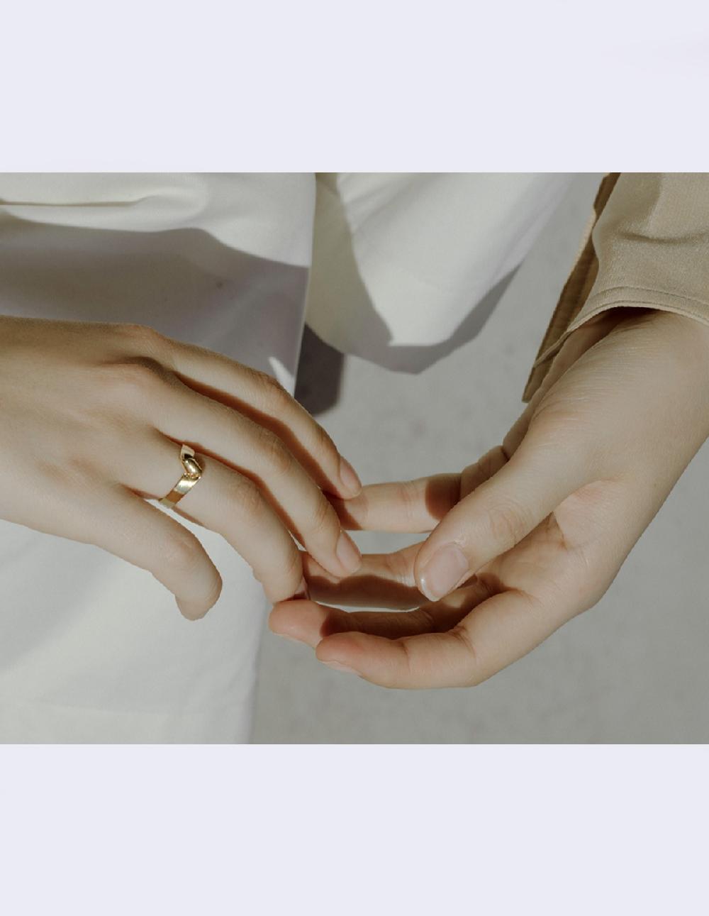 French Trotters Anne Thomas Cassiopee Bague