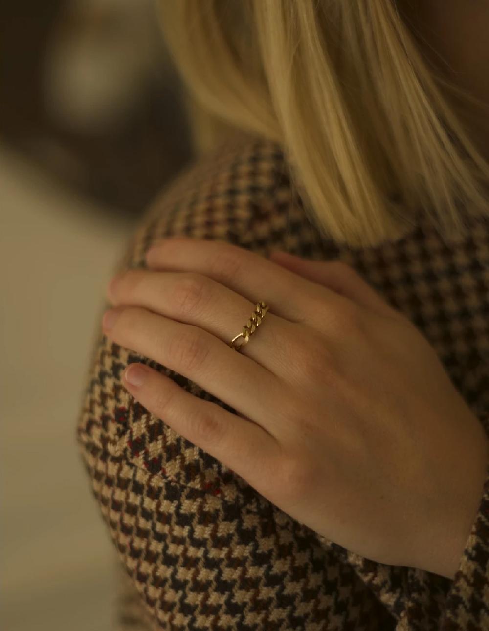 French Trotters Anne Thomas Montana Bague