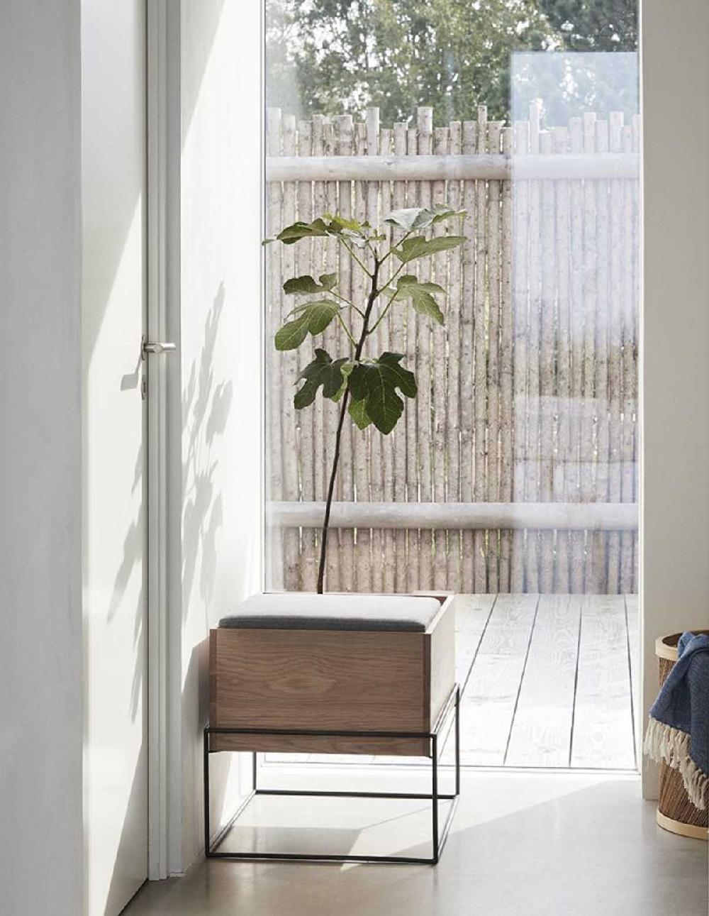 French Trotters Hubsch Banquette