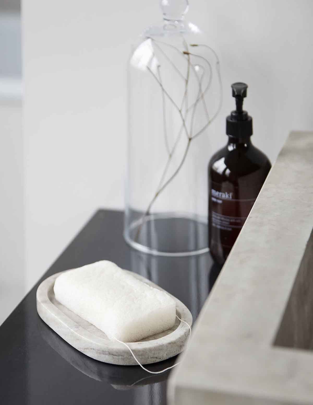 French Trotters Konjac Sponge All Skin White