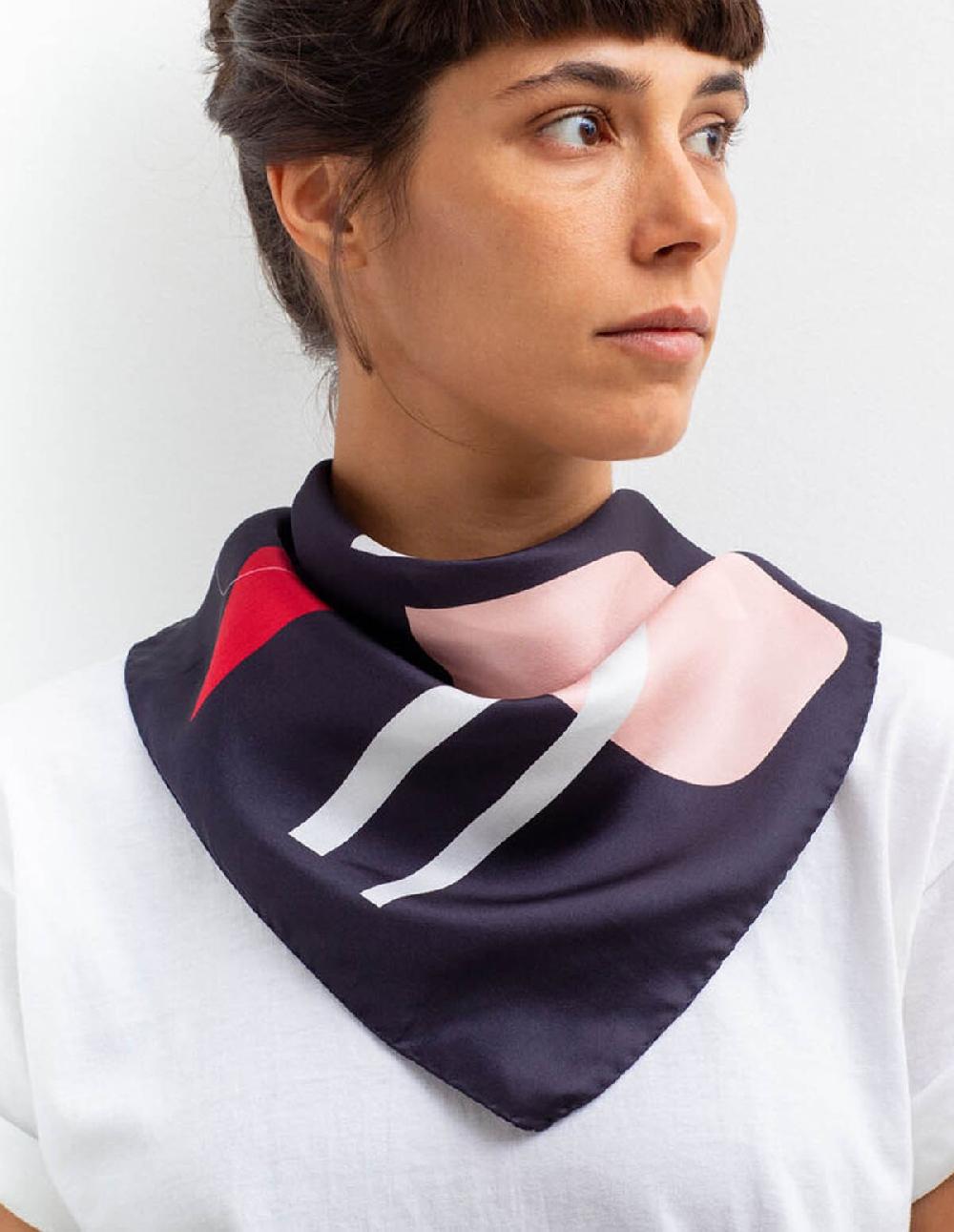 French Trotters Maison Ours Branche 50x50