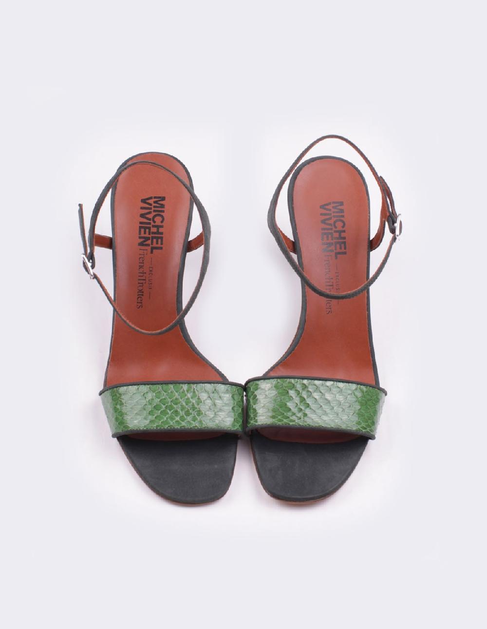 French Trotters Mv Hellza Exclu Ft