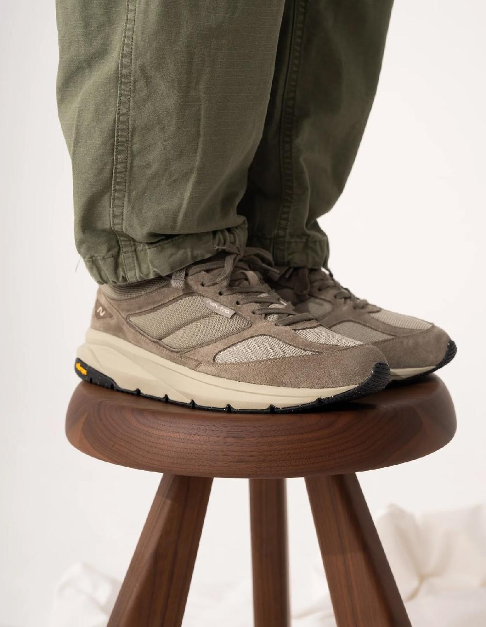 French Trotters Neutra Hakone V2