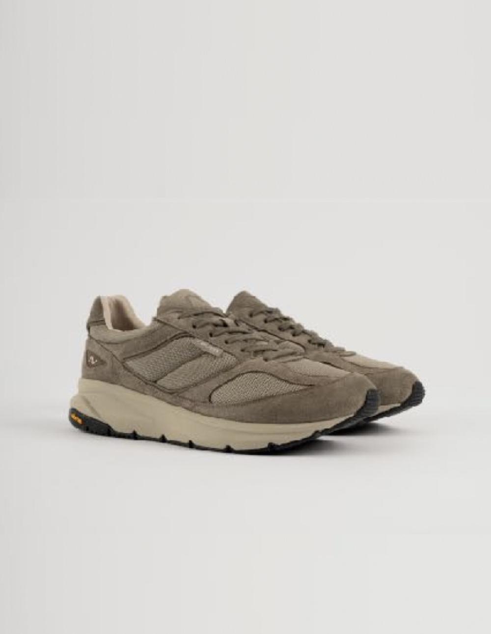 french trotters Neutra Hakone V2