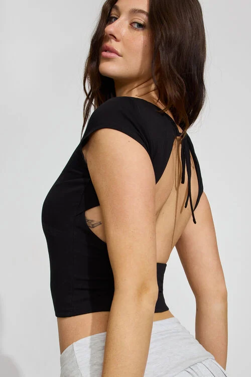 garage Haut à col rond et dos ouvert