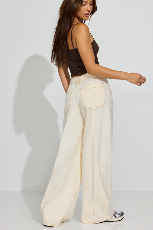 Garage Mégajean à Coutures Contrastantes