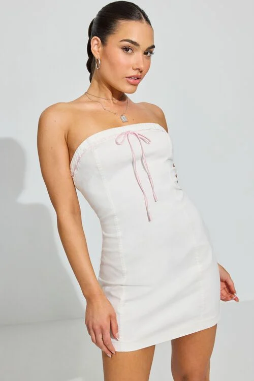 garage Minirobe sans bretelles à bordure en dentelle