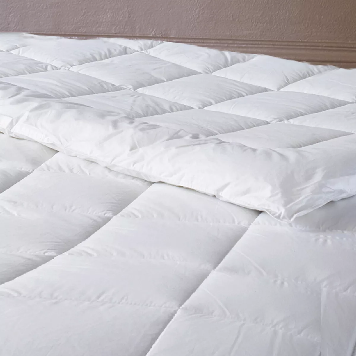 garnier thiebaut Couette fibres naturelles 200 g/m² coloris blanc temperee Oural sante temperee