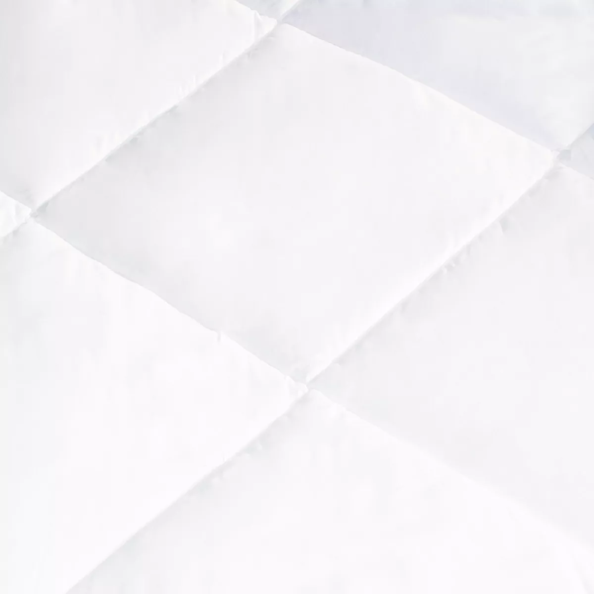 Garnier Thiebaut Couette Fibres Synthétiques 500 G/m² Coloris Blanc Chaude Sensation Duvet Chaude