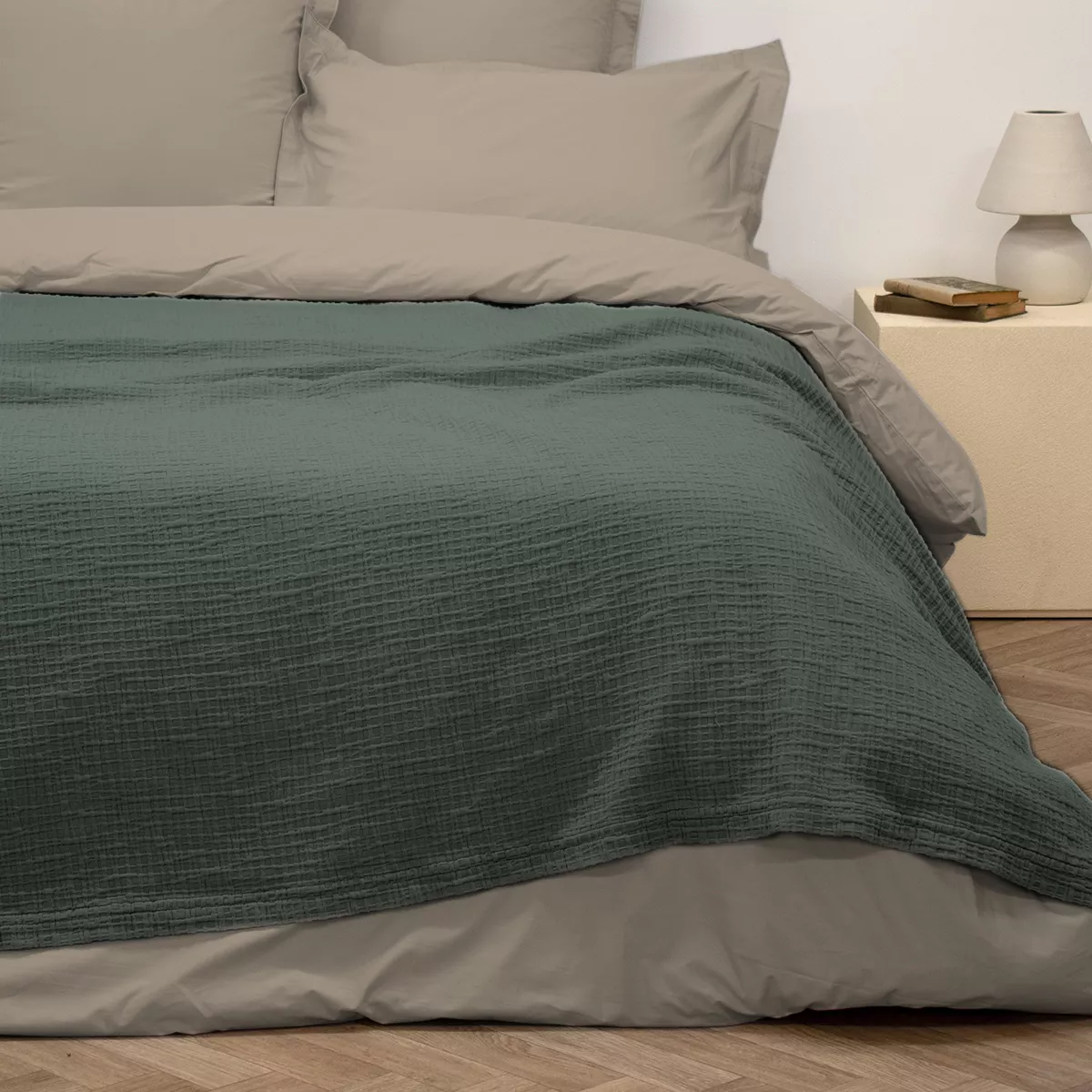 garnier thiebaut Couvre-lit pur coton coloris vert sauge Zoa sauge