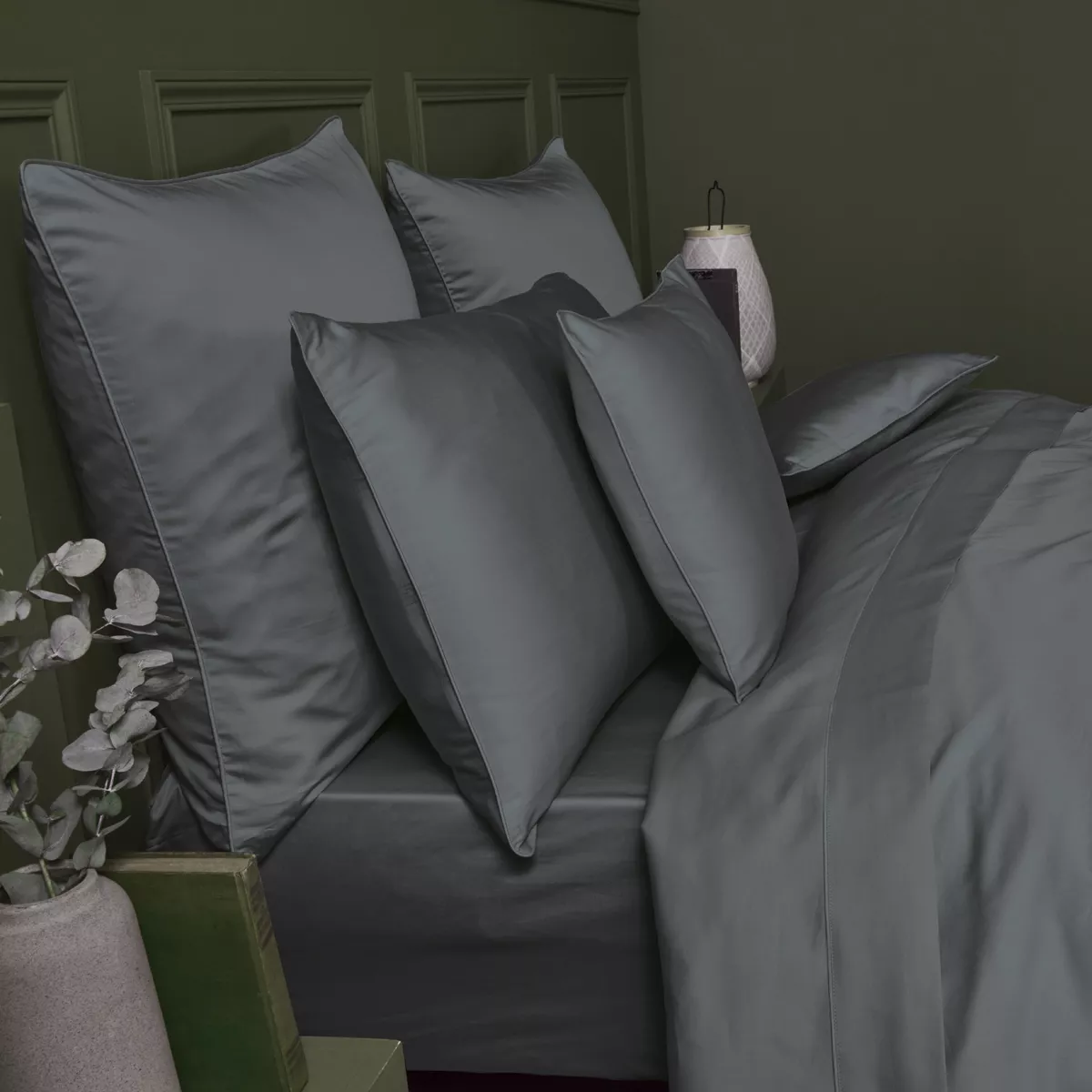 Garnier Thiebaut Drap Housse B30 Satin De Coton 120 Fils/cm² Coloris Anthracite Titane Ava Uni Titane