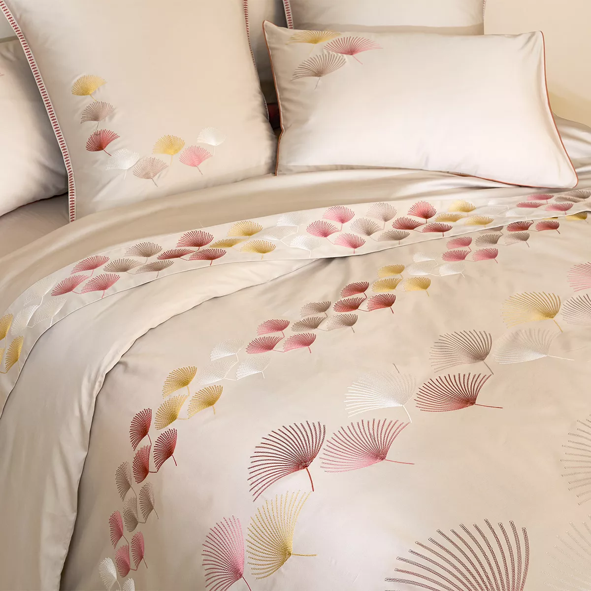 Garnier Thiebaut Drap Plat Satin De Coton 120 Fils/cm² Coloris Beige Automne Pistil Automne