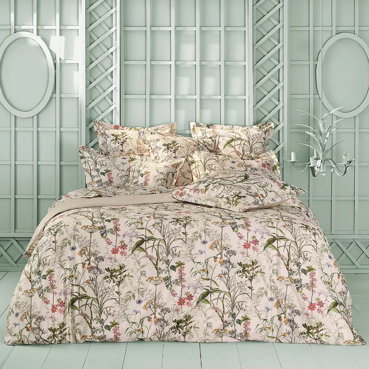 garnier thiebaut Housse de couette satin de coton 120 fils/cm² coloris rose beige Prairie legere beige