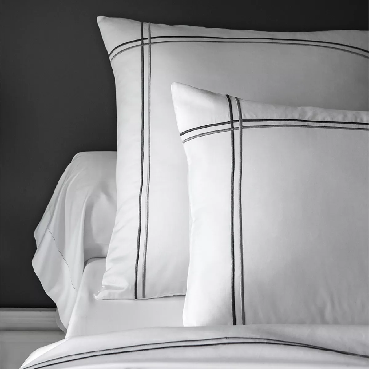 Garnier Thiebaut Housse De Couette Satin De Coton 120 Fils/cm² Coloris Blanc Gris Palais Chic Gris