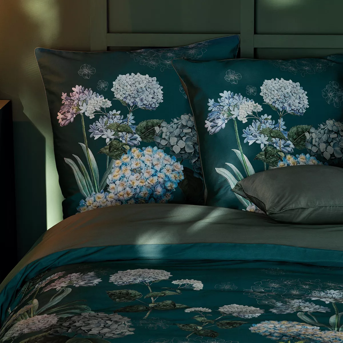 Garnier Thiebaut Housse De Couette Satin De Coton 120 Fils/cm² Coloris Bleu Canard Maelys Satin Canard