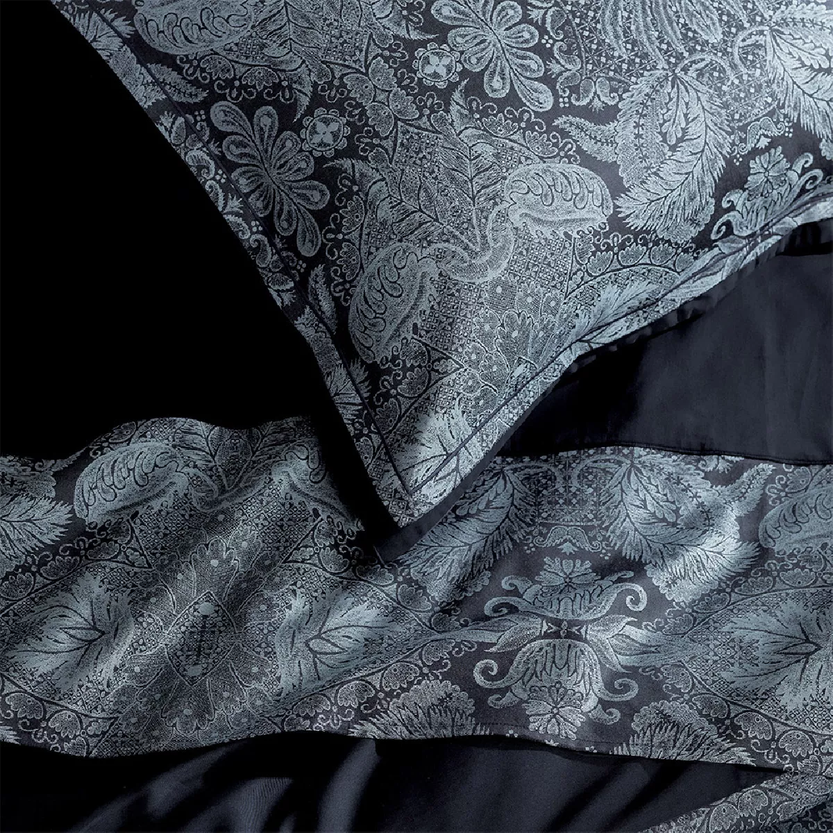 Garnier Thiebaut Housse De Couette Satin De Coton Coloris Bleu Diamant Noir Isaphire Diamant Noir