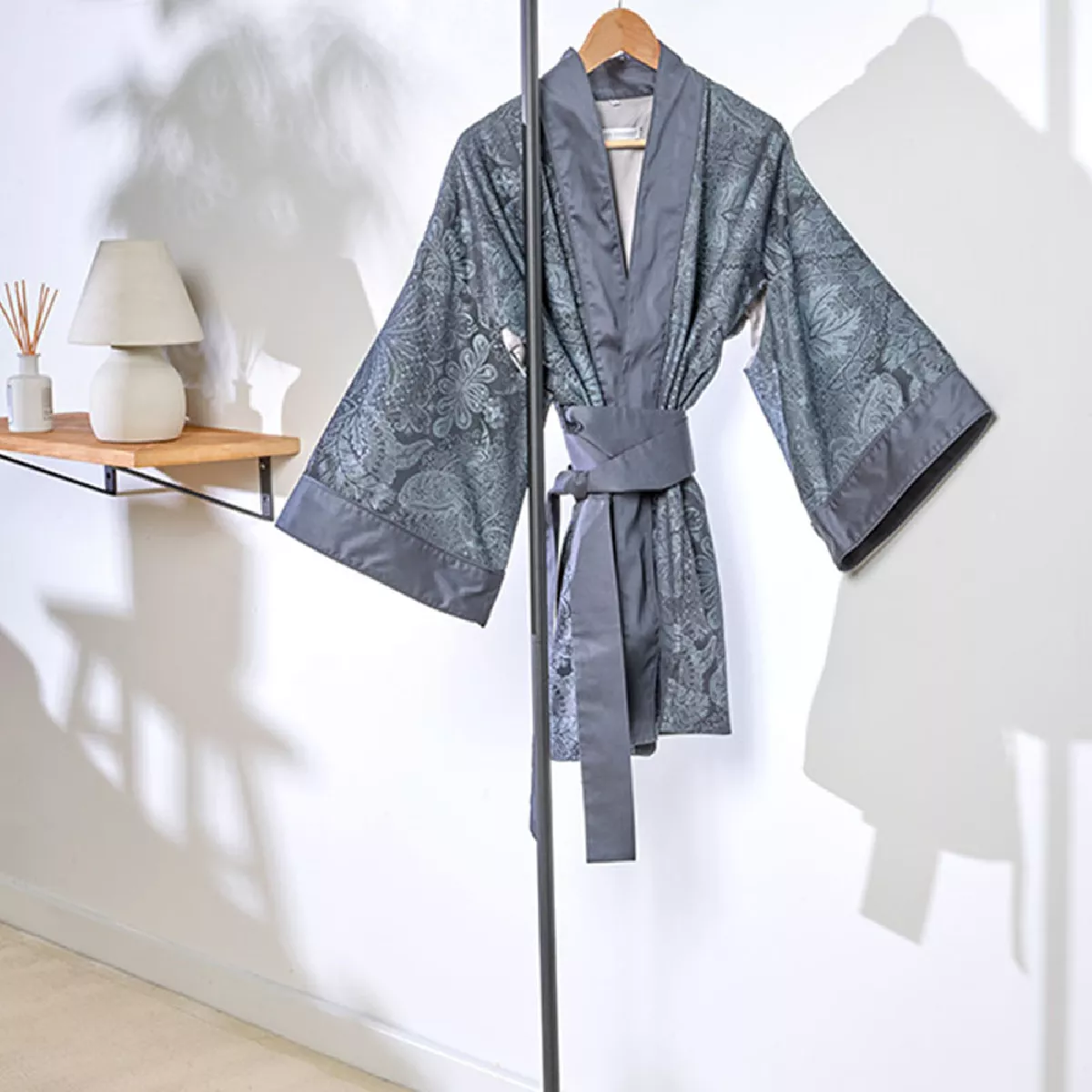 garnier thiebaut Kimono court satin de coton 120 fils/cm² coloris bleu diamant noir Isaphire diamant noir