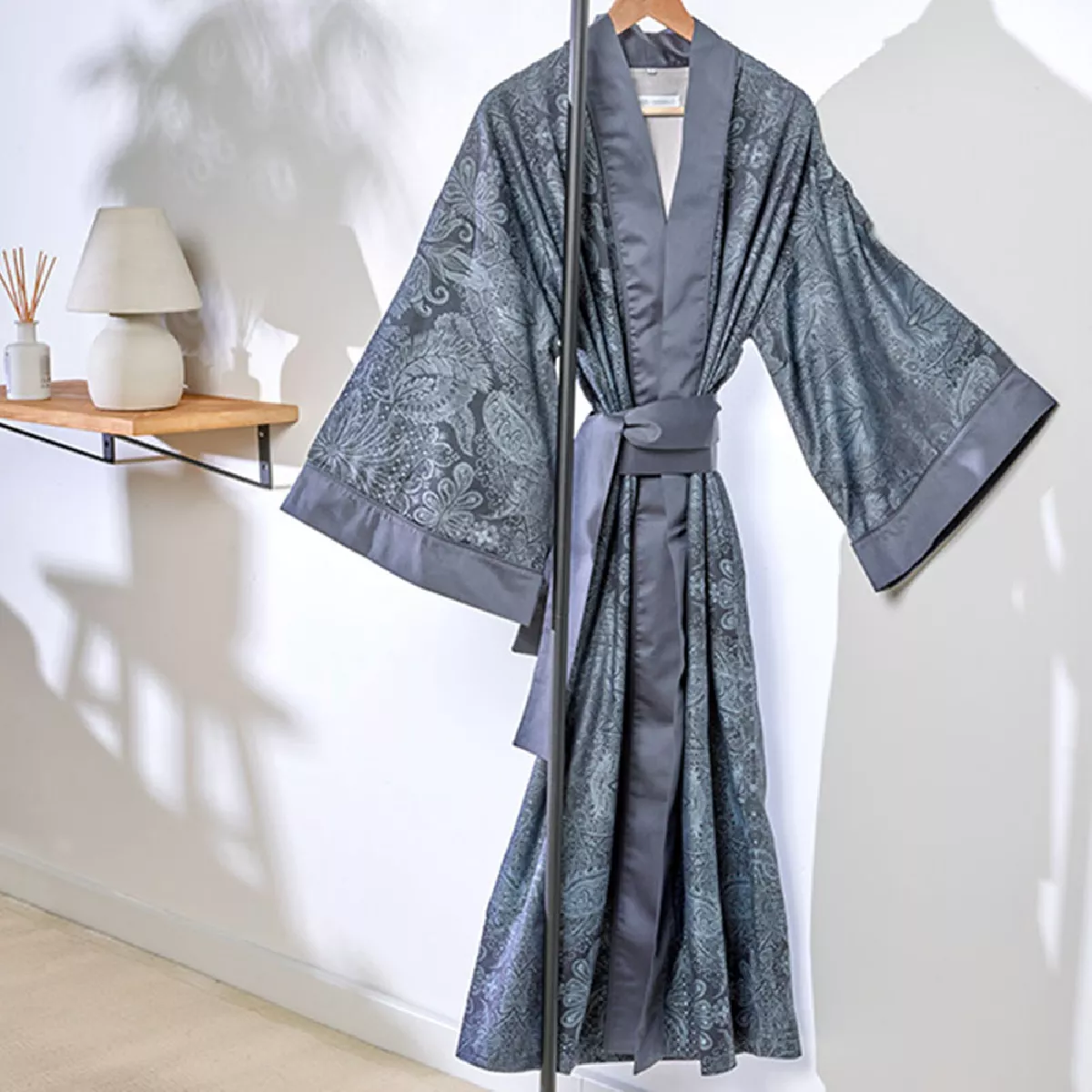 garnier thiebaut Kimono long satin de coton 120 fils/cm² coloris bleu diamant noir Isaphire diamant noir