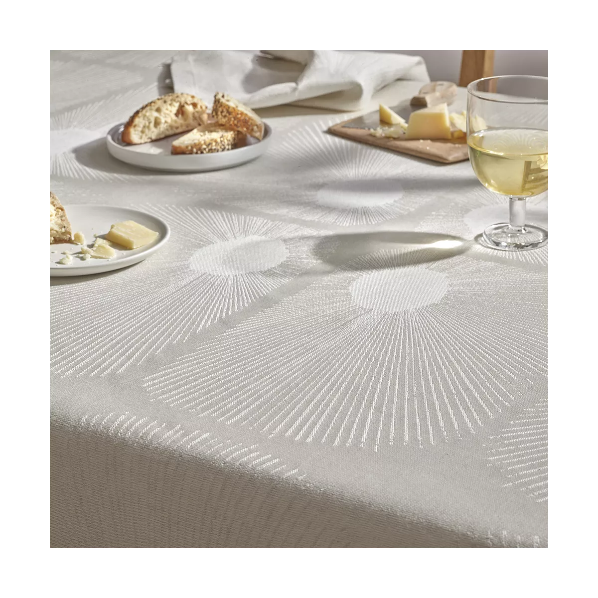 Garnier Thiebaut Linge De Table Métis Lin & Coton Antitache Déperlant Gris Nuage Modèle Mille Soleils Nuage