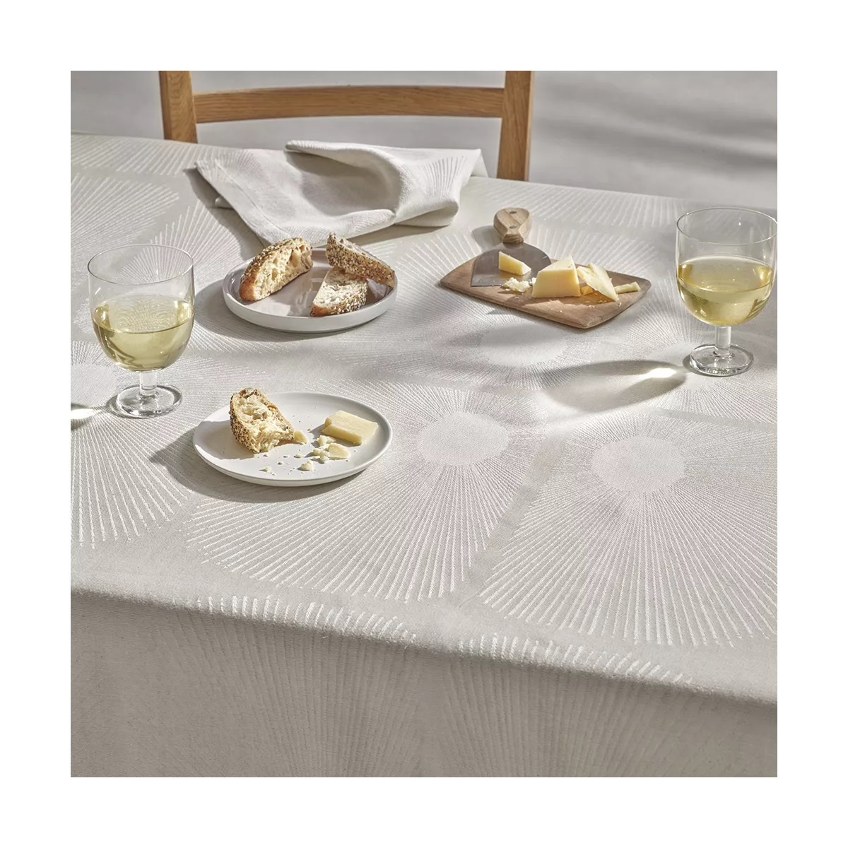 Garnier Thiebaut Linge De Table Métis Lin & Coton Antitache Déperlant Gris Nuage Modèle Mille Soleils Nuage