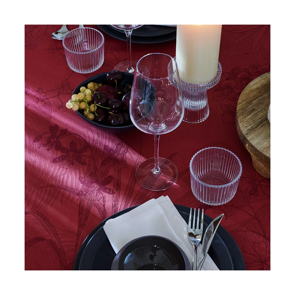 Garnier Thiebaut Linge De Table Pur Coton Antitache Déperlant Bordeaux Bordeaux Modèle Orchidees Bordeaux