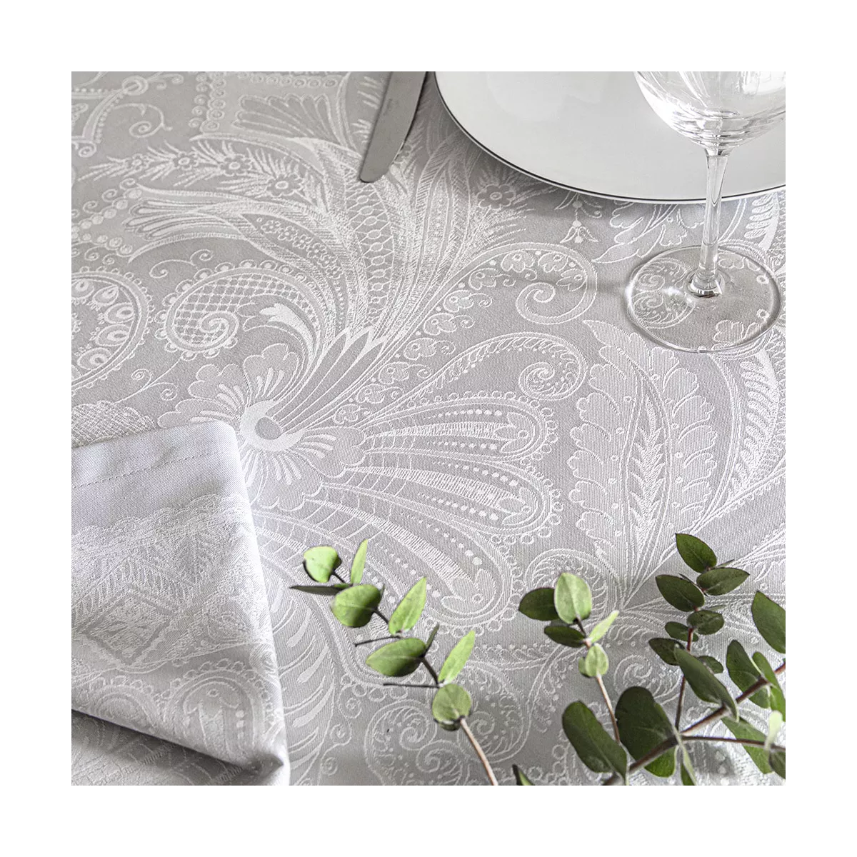 Garnier Thiebaut Linge De Table Pur Coton Antitache Déperlant Gris Perle Modèle Grace Perle
