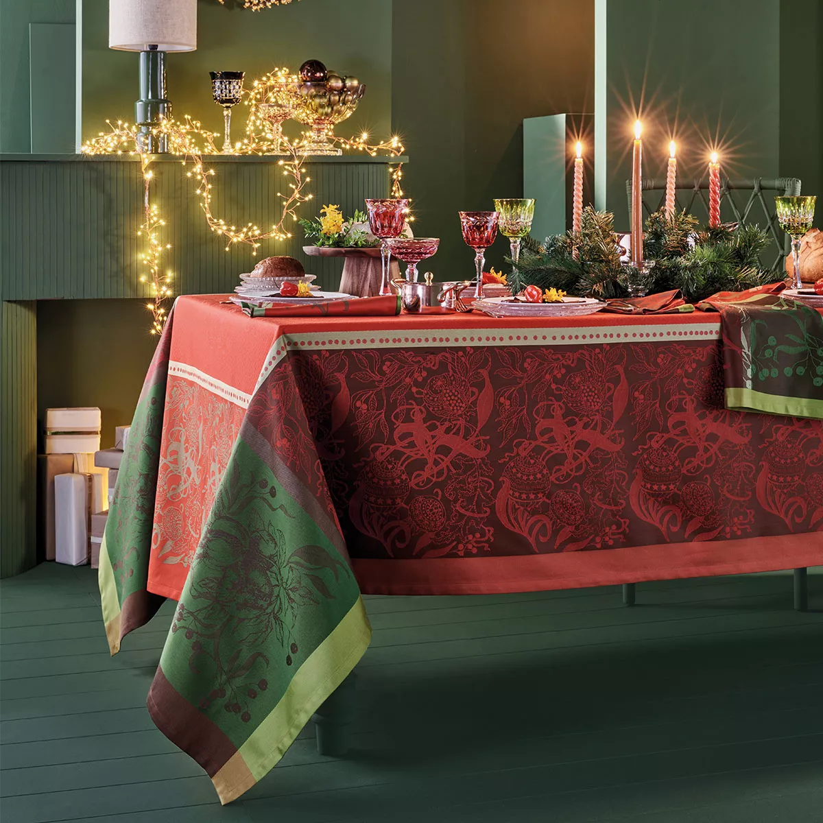 Garnier Thiebaut Linge De Table Pur Coton Antitache Déperlant Vert Rouge Modèle Noel Fruite Rouge