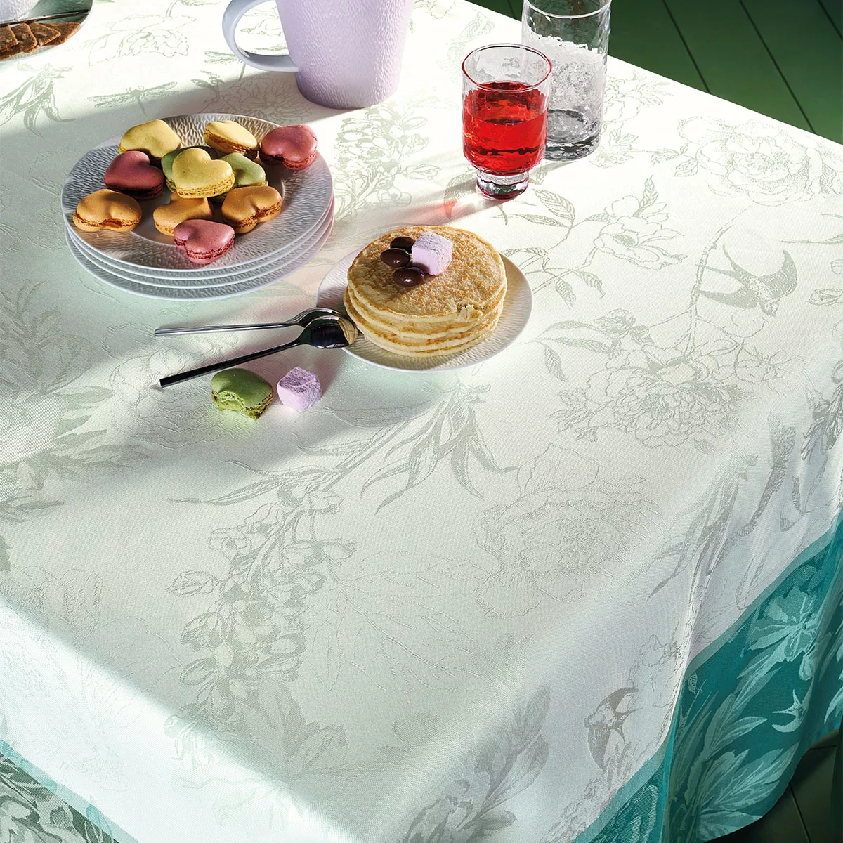 Garnier Thiebaut Linge De Table Pur Coton Antitache Déperlant Vert Vert Modèle Jardin De Pivoines Vert