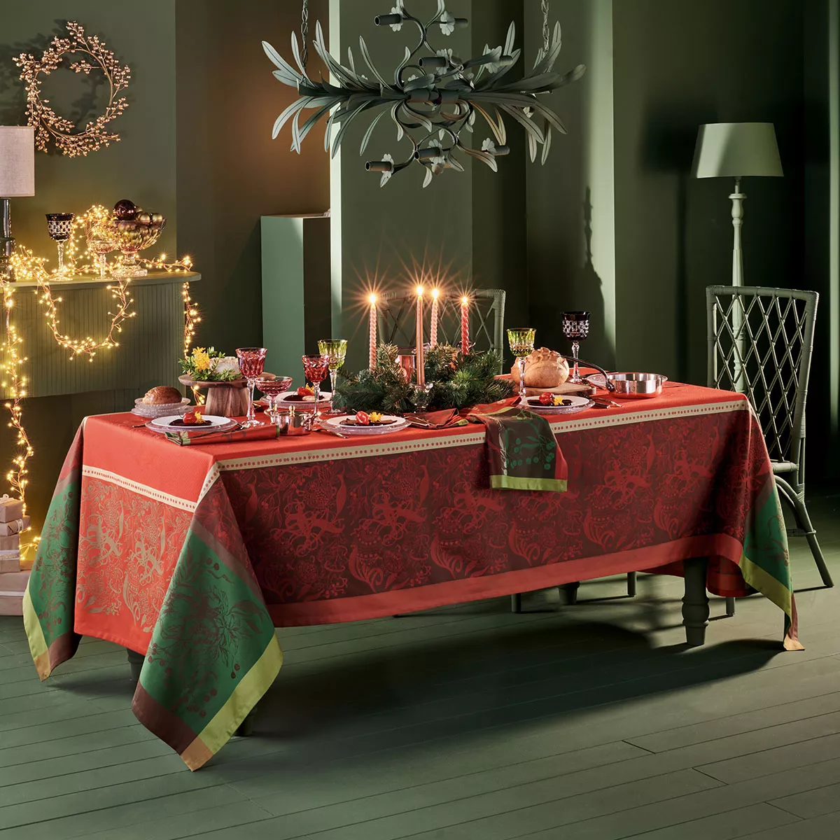 Garnier Thiebaut Linge De Table Pur Coton Antitache Déperlant Vert Rouge Modèle Noel Fruite Rouge