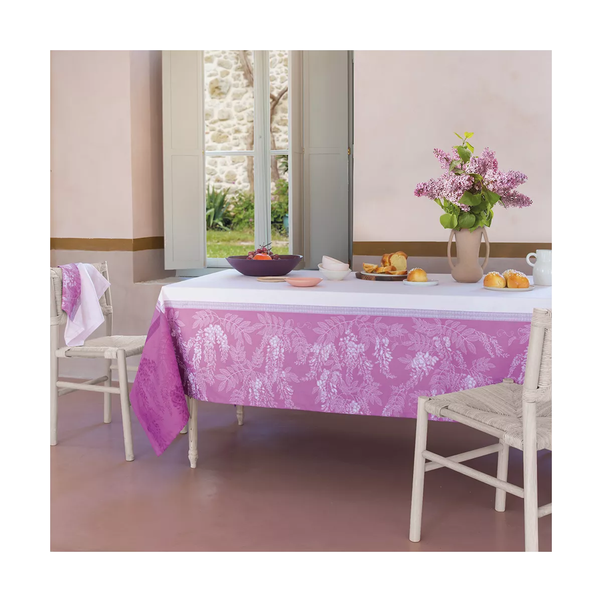 garnier thiebaut Linge de table pur coton antitache déperlant violet parme Modèle glycines parme