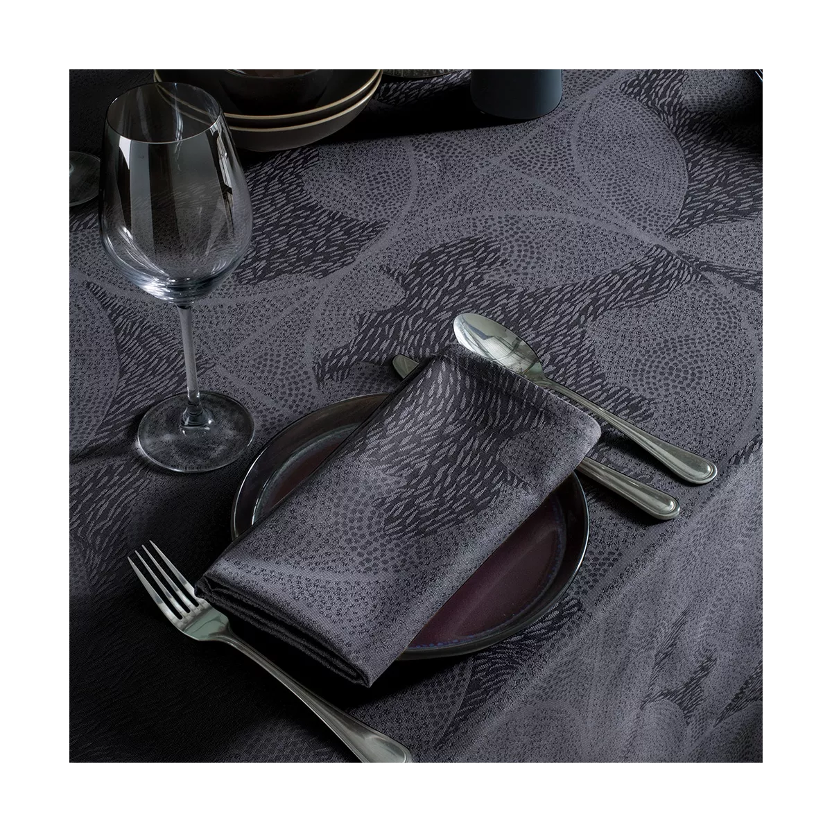 Garnier Thiebaut Linge De Table Pur Coton Bleu Metal Modèle Mille Gouttes Metal