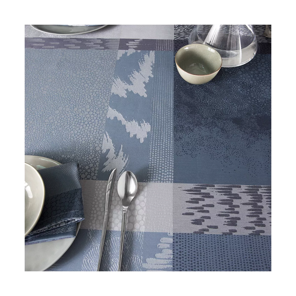 Garnier Thiebaut Linge De Table Pur Coton Bleu Orage Modèle Mille Matieres Orage