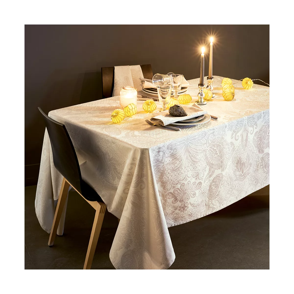 garnier thiebaut Linge de table pur coton enduit imperméable beige parchemin Modèle mille isaphire parchemin