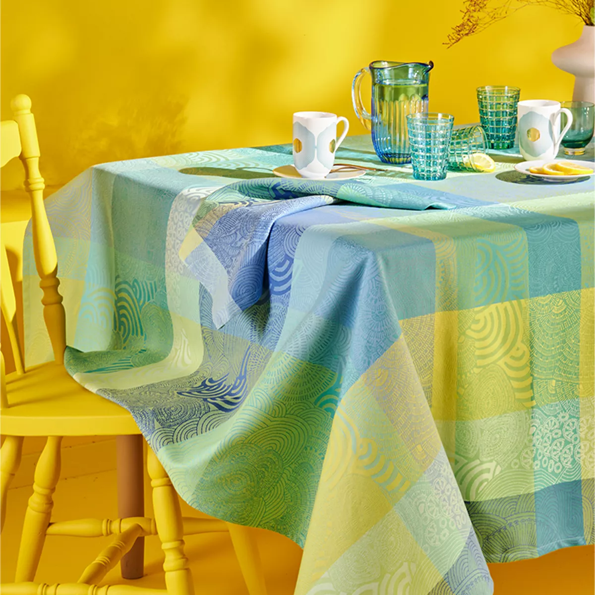 Garnier Thiebaut Linge De Table Pur Coton Enduit Imperméable Bleu Atoll Modèle Mille Rainures Atoll